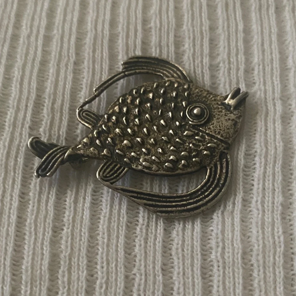 Vintage Metropolitan Museum Of Art Fish Ocean Brooch Great Barrier Reaf